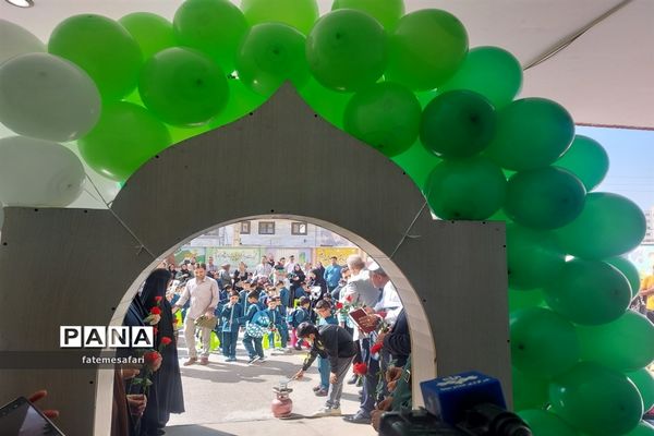 جشن شکوفه‌ها در شهرستان فیروزکوه