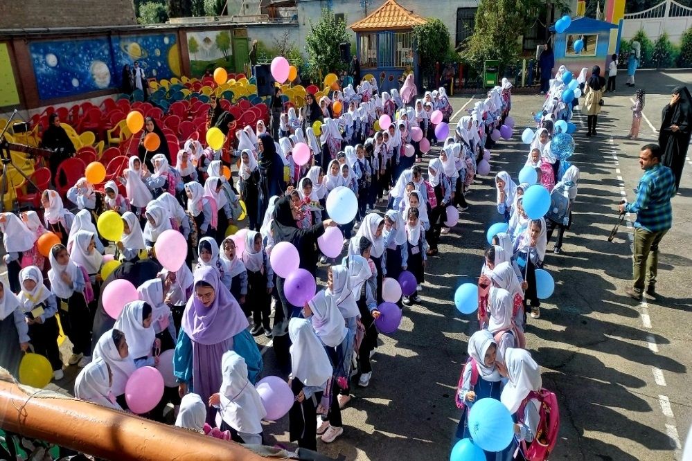 نوای زنگ مهر و حال و هوای کلاس اولی‌ها در ورامین