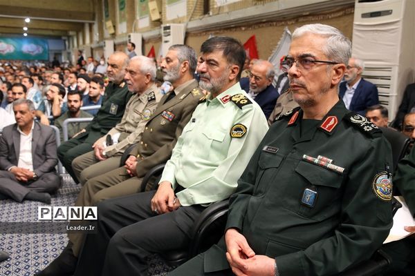 دیدار پیشکسوتان دفاع مقدس با رهبر انقلاب