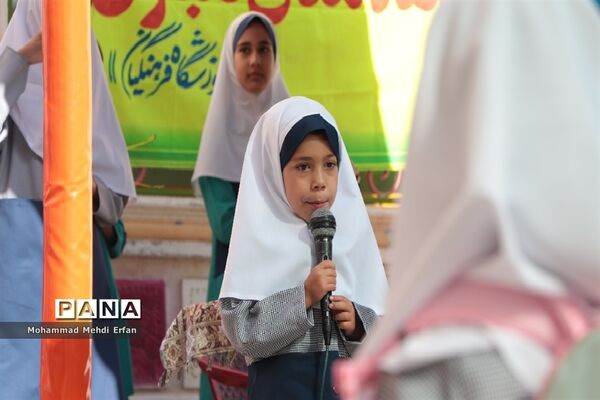 نواختن زنگ شکوفه‌ها در مدارس شهرستان آباده