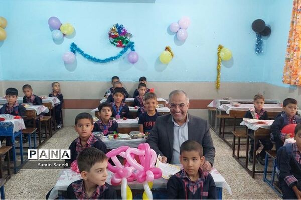 آیین استانی جشن روز شکوفه‌ها در دبستان پسرانه فسایی نژاد ناحیه ۳ شیراز