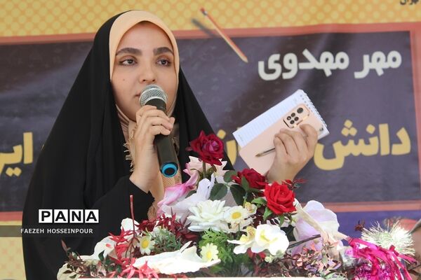 آیین جشن شکوفه‌ها در مدارس بهارستان‌2