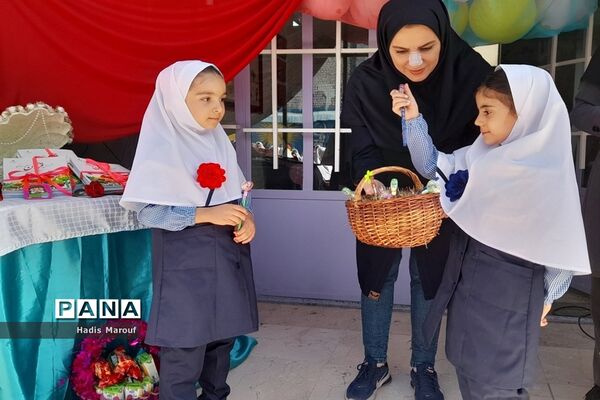 آیین جشن شکوفه‌ها در مدارس بهارستان‌2