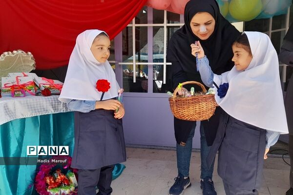 آیین جشن شکوفه‌ها در مدارس بهارستان‌2
