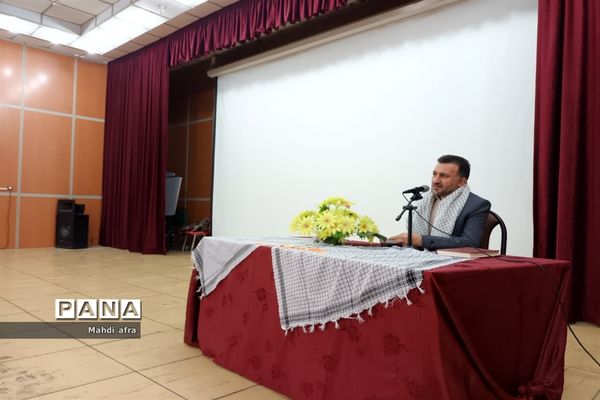 مراسم تجلیل از رزمندگان و خانواده شهدای دفاع مقدس شهرستان بهبهان