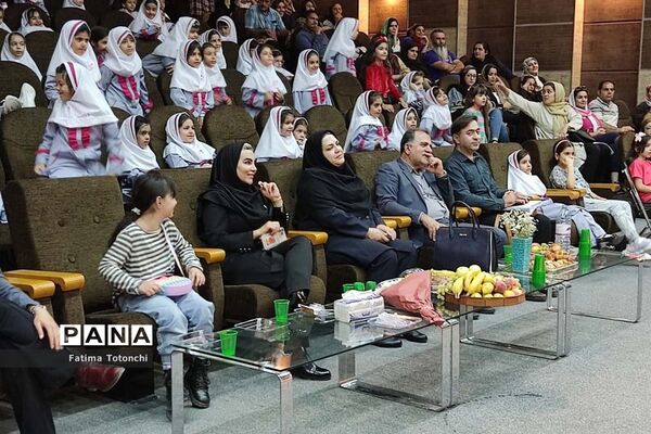 برگزاری جشن شکوفه‌های پایه اول دبستان دخترانه بعثت ناحیه ۳ شیراز در تالار سعدی