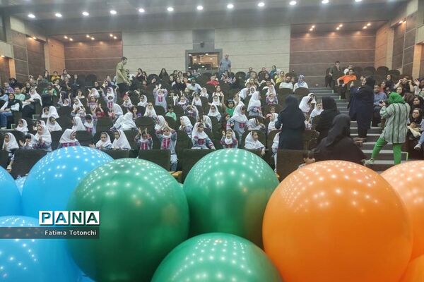 برگزاری جشن شکوفه‌های پایه اول دبستان دخترانه بعثت ناحیه ۳ شیراز در تالار سعدی