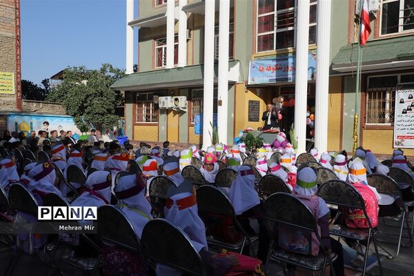 جشن شکوفه‌ها با حضوردانش‌آموزان کلاس اولی در گلستان