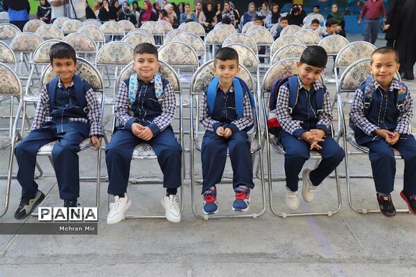 جشن شکوفه‌ها با حضوردانش‌آموزان کلاس اولی در گلستان
