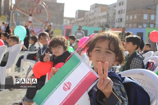 جشن شکوفه‌ها در ناحیه یک بهارستان
