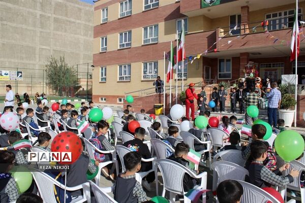 جشن شکوفه‌ها در ناحیه یک بهارستان