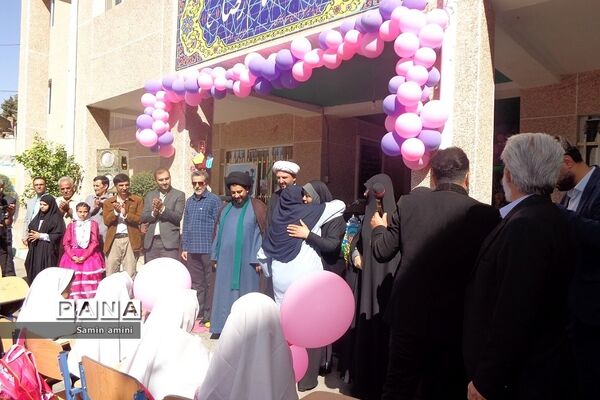 جشن شکوفه‌ها در مدارس رودهن