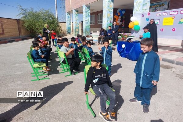 جشن شکوفه‌ها در مدرسه ابوعلی‌سینا شهرستان فیروزکوه