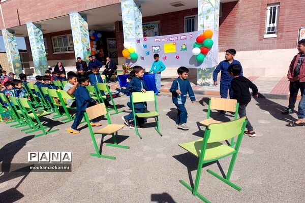 جشن شکوفه‌ها در مدرسه ابوعلی‌سینا شهرستان فیروزکوه