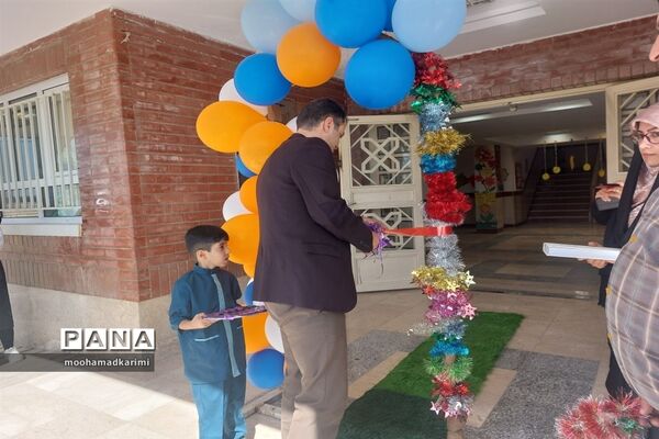 جشن شکوفه‌ها در مدرسه ابوعلی‌سینا شهرستان فیروزکوه