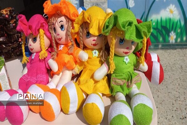 برگزاری جشن شکوفه‌ها در دبستان لطیفه
