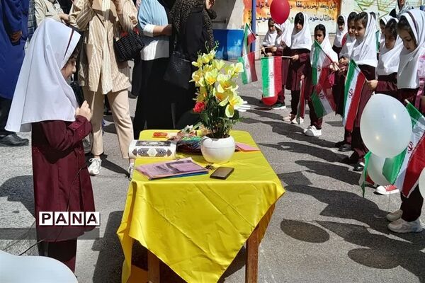 جشن شکوفه‌های کلاس اولی در قائمشهر
