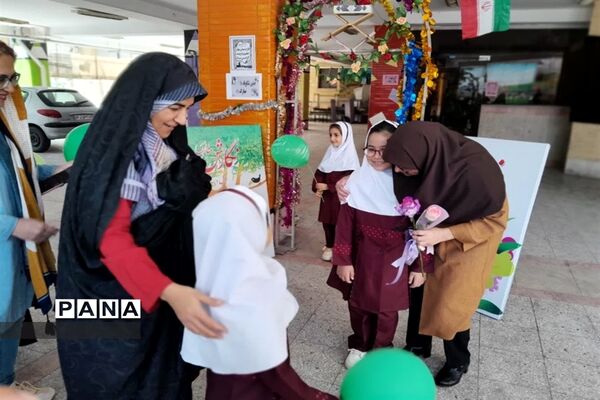 جشن شکوفه‌های کلاس اولی در قائمشهر