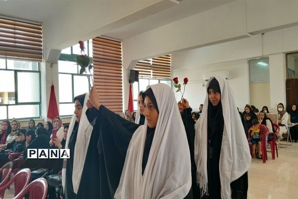 جشن شکوفه‌ها در اداره آموزش و پرورش ناحیه ۵