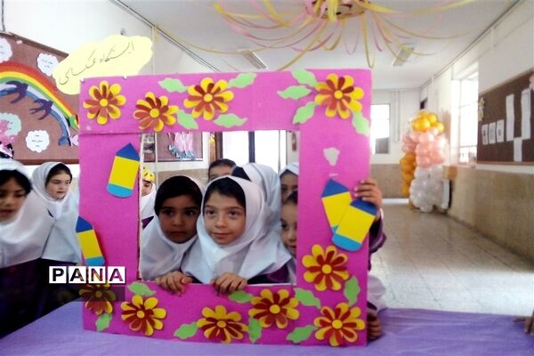 برگزاری جشن شکوفه‌ها در دبستان بوستان شهرستان بن