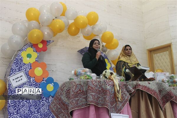 جشن شکوفه‌ها دبستان شهدای نیروگاه در سالن همایش فرهنگسرای نصرت