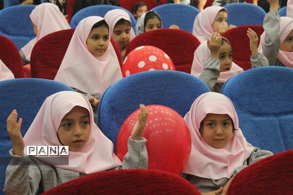 جشن شکوفه‌ها دبستان شهدای نیروگاه در سالن همایش فرهنگسرای نصرت