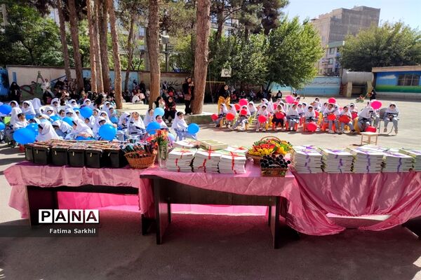 جشن شکوفه های در مدرسه ۱۷ شهریور رباط کریم
