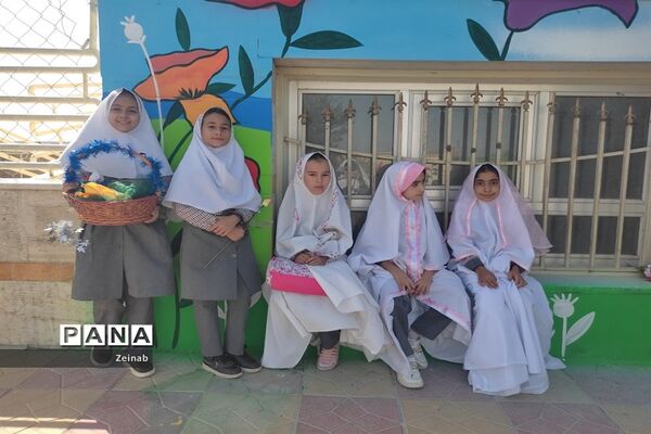 برگزاری جشن شکوفه ها در دبستان کوثرشهر جوادآباد