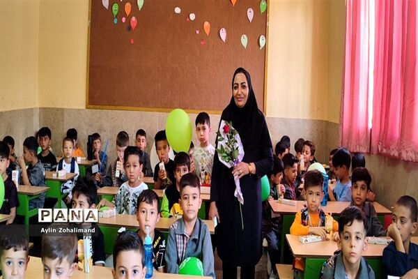 جشن شکوفه ها در مدرسه قائم نصیر شهر