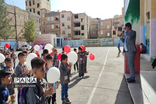 جشن شکوفه ها در مدرسه قائم نصیر شهر