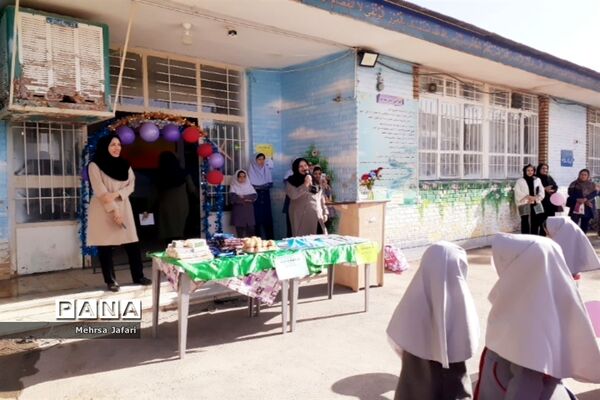 جشن شکوفه ها در دبستان فضیلت کاشمر