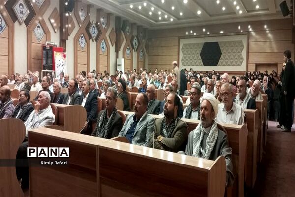 همایش جهاد و مقاومت از دیروز تا امروز و استماع سخنان رهبری در شهرستان کاشمر