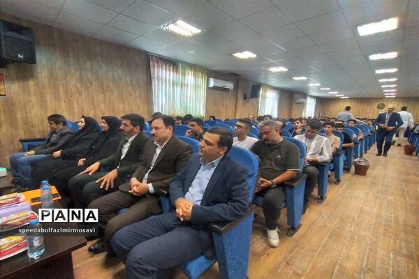 مراسم تقدیر از دانش‌آموزان، معلمان  و معلمان بازنشسته برتر دبیرستان شهید کهن شهرستان‌قدس