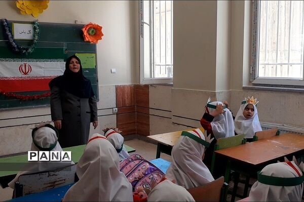 جشن شکوفه‌ها در مدارس رودهن