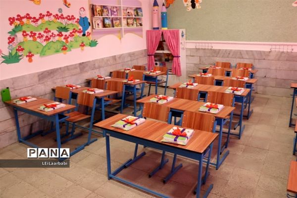 مراسم جشن شکوفه‌ها در مدارس ابرکوه