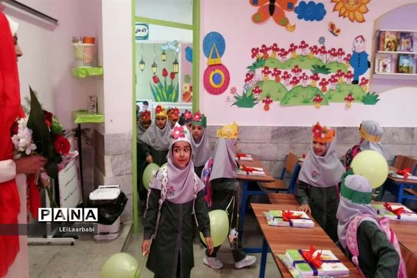مراسم جشن شکوفه‌ها در مدارس ابرکوه