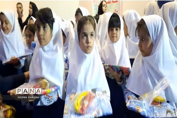 جشن شکوفه‌ها در دبستان شهدای فرهنگی ناحیه۷ مشهد مقدس