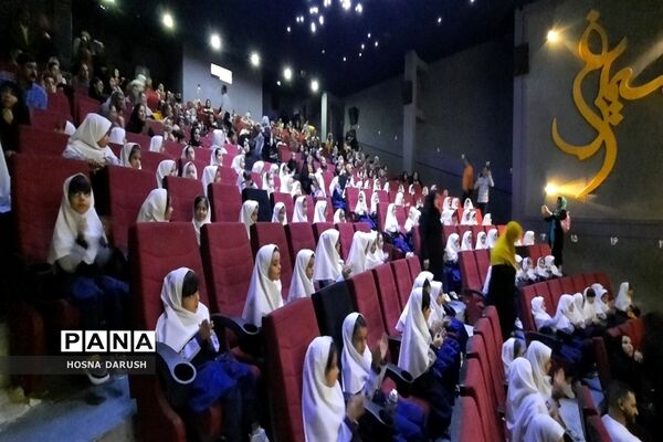 جشن شکوفه‌ها در دبستان شهدای فرهنگی ناحیه۷ مشهد مقدس