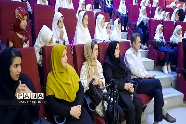 جشن شکوفه‌ها در دبستان شهدای فرهنگی ناحیه۷ مشهد مقدس