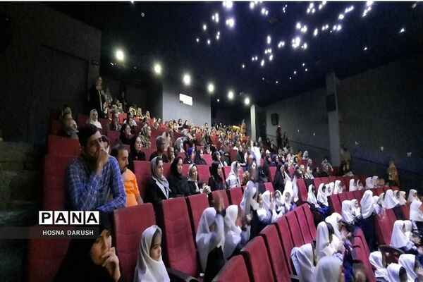 جشن شکوفه‌ها در دبستان شهدای فرهنگی ناحیه۷ مشهد مقدس
