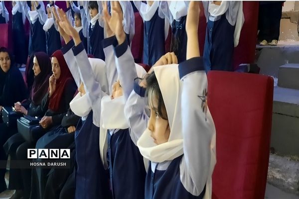 جشن شکوفه‌ها در دبستان شهدای فرهنگی ناحیه۷ مشهد مقدس