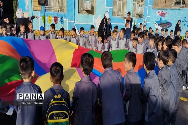 جشن شکوفه‌ها در دبستان امامت ۲