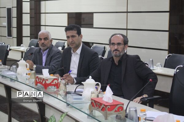 جلسه برنامه‌ریزی نمایشگاه هفته دفاع مقدس در آموزش و پرورش استان بوشهر