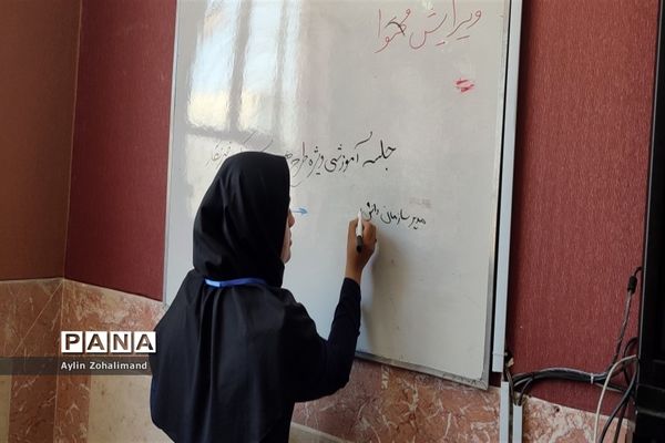 جلسه آموزشی خبر‌نویسی ویژه طرح هر مدرسه یک خبرنگار در شهرستان رباط‌کریم