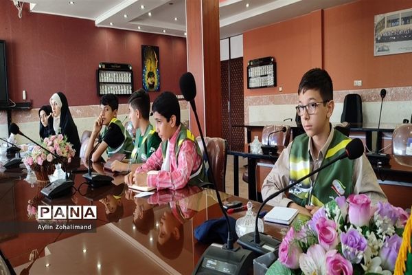 جلسه آموزشی خبر‌نویسی ویژه طرح هر مدرسه یک خبرنگار در شهرستان رباط‌کریم