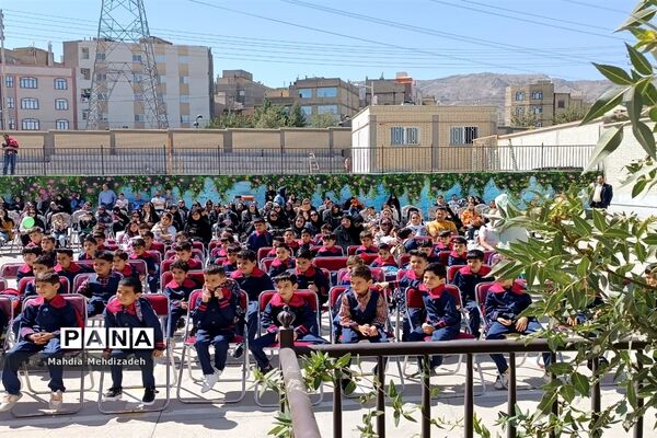 برگزاری جشن شکوفه‌ها در دبستان حاج تقی احدیان ناحیه ۶ مشهد مقدس همزمان با مدارس سراسر کشور