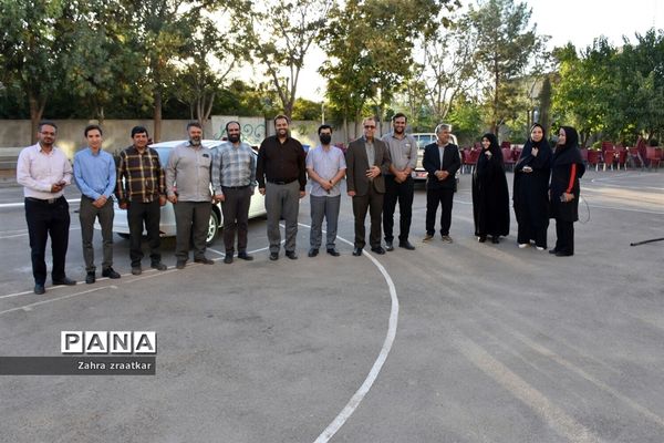 آماده سازی فضای هنرستان فاطمه الزهرا(س) جهت نواختن زنگ بازگشایی مدارس