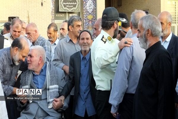 مزار شهدای گمنام شهرستان‌پیشوا گلباران شد