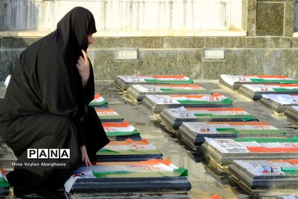 مزار شهدای گمنام شهرستان‌پیشوا گلباران شد