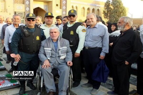 مزار شهدای گمنام شهرستان‌پیشوا گلباران شد